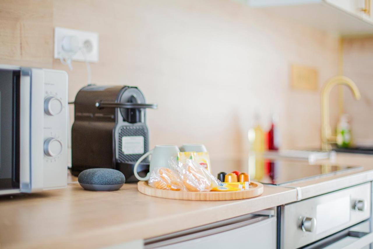 Ideal Pro & Couple - 2 Logements Theme Boho Chic Rdc & Dandy 1Er Etage - Quartier Calme - Jardin - Wifi Hd - Smart Tv - Parking Gratuit - Proche Centre & Transports - Ask Home Valenciennes Exterior foto